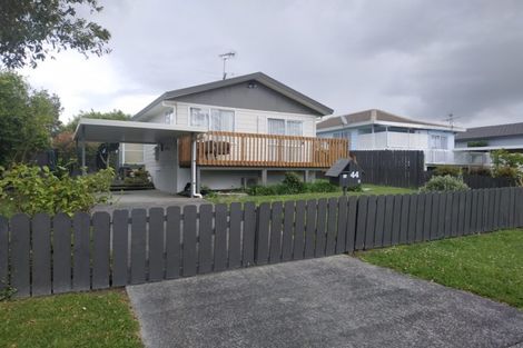 Photo of property in 2/44 Granville Drive, Massey, Auckland, 0614