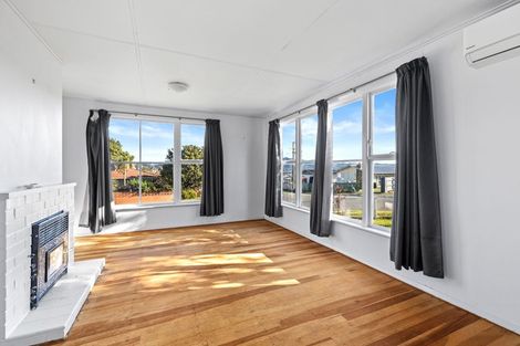 Photo of property in 64 Astrolabe Street, Cannons Creek, Porirua, 5024
