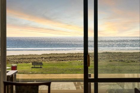 Photo of property in 76 Marine Parade, Mount Maunganui, 3116