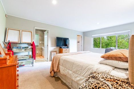 Photo of property in 21a Woodfern Crescent, Titirangi, Auckland, 0604