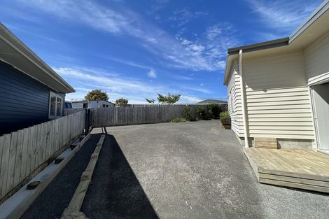 Photo of property in 9b Mackwood Place, Birkdale, Auckland, 0626
