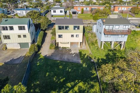 Photo of property in 8 Morere Street, Titahi Bay, Porirua, 5022