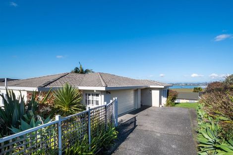 Photo of property in 2/12 Bannings Way, Hobsonville, Auckland, 0618