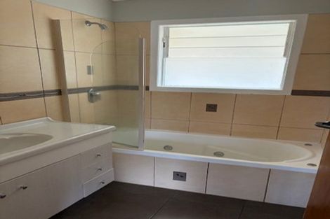 Photo of property in 15 Dakota Avenue, Beach Haven, Auckland, 0626