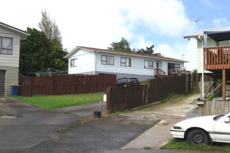 Photo of property in 18 Reinga Place, Massey, Auckland, 0614