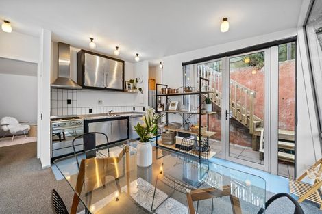 Photo of property in 14a Hanson Street, Mount Cook, Wellington, 6021