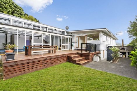 Photo of property in 53 Sunrise Boulevard, Tawa, Wellington, 5028