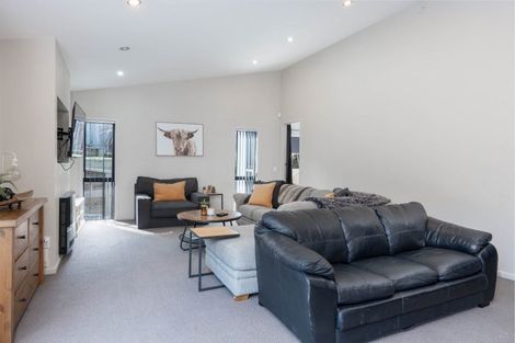 Photo of property in 2/16 Sunset Street, Hilltop, Taupo, 3330