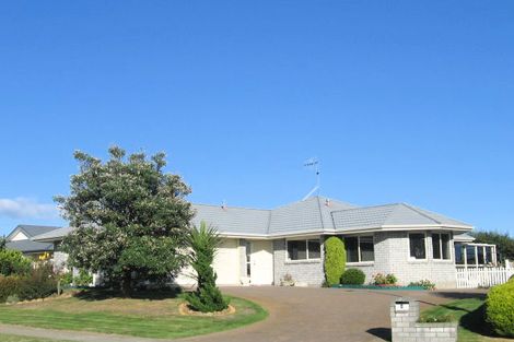 Photo of property in 4 Sovereign Way, Paraparaumu, 5032