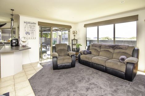 Photo of property in 119 Pacific Drive, Fitzherbert, Palmerston North, 4410