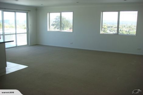 Photo of property in 5b Henry Street, Avondale, Auckland, 1026