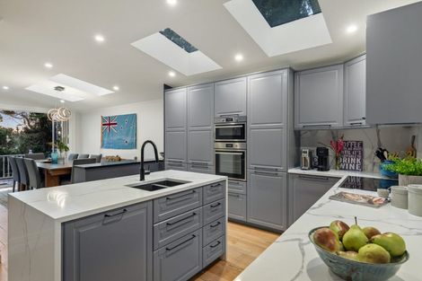 Photo of property in 36 Queen Street, Northcote Point, Auckland, 0627