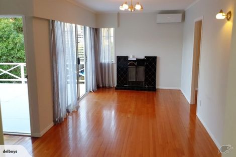 Photo of property in 2/18 Bond Crescent, Forrest Hill, Auckland, 0620