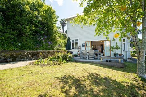 Photo of property in 16 Brewster Street, Bluff Hill, Napier, 4110