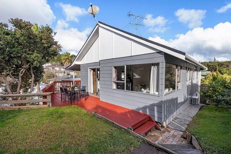Photo of property in 2/49 Simon Ellice Drive, Bayview, Auckland, 0629