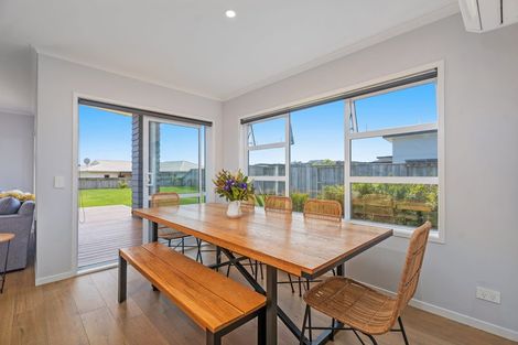 Photo of property in 8 Navigation Drive, Cooks Beach, Whitianga, 3591