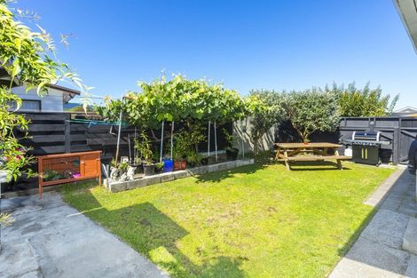 Photo of property in 9b Kansas Grove, Totara Park, Upper Hutt, 5018