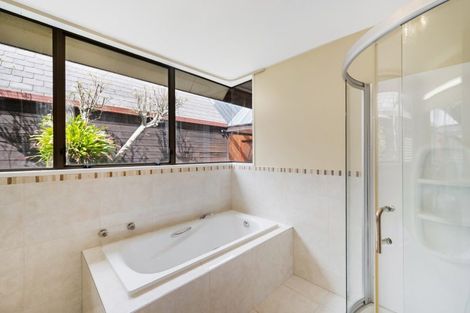 Photo of property in 12 Dayspring Way, Pakuranga, Auckland, 2010