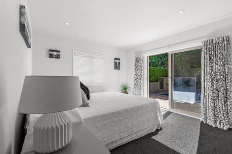 Photo of property in 8 Kawai Rise, Te Atatu Peninsula, Auckland, 0610