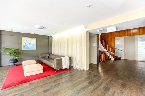 Photo of property in 22 Liardet Apartments, 402/22 Liardet Street, New Plymouth, 4310