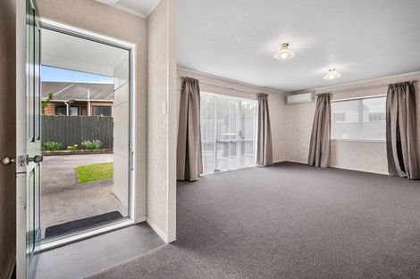 Photo of property in 105 Hillcrest Drive, Kelvin Grove, Palmerston North, 4414