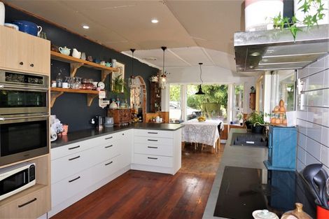 Photo of property in 82 Heatherlea West Road, Levin, 5575