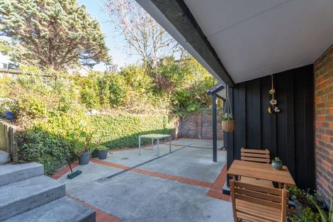 Photo of property in 37 Greyfriars Crescent, Tawa, Wellington, 5028