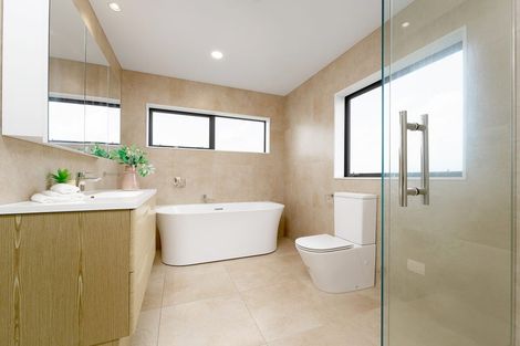 Photo of property in 108 San Valentino Drive, Henderson, Auckland, 0612