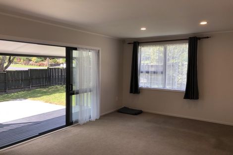 Photo of property in 2 Glucina Place, Glen Eden, Auckland, 0602