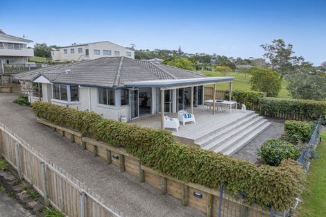 Photo of property in 43 Waiora Road, Stanmore Bay, Whangaparaoa, 0932