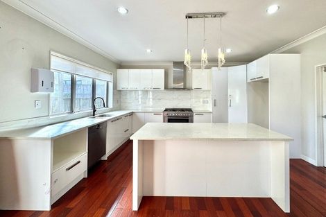 Photo of property in 10 Palazzo Close, Flat Bush, Auckland, 2019