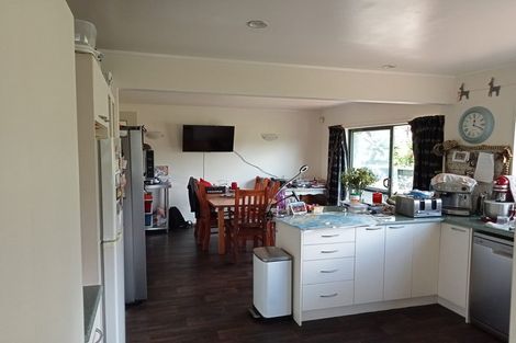 Photo of property in 9 San Fernando Way, Henderson, Auckland, 0612