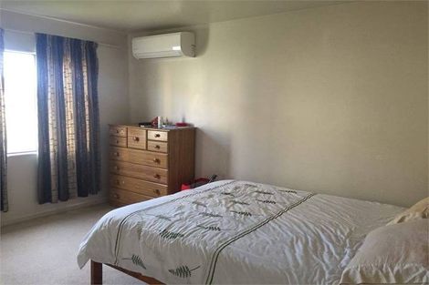 Photo of property in 11 Rosses Place, Pinehill, Auckland, 0632