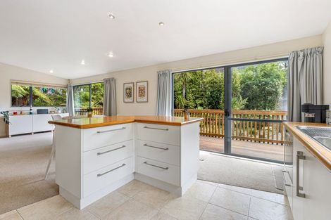 Photo of property in 23a Fairmount Road, Titirangi, Auckland, 0604