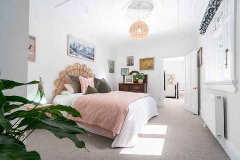 Photo of property in 16 Hawker Street, Mount Victoria, Wellington, 6011