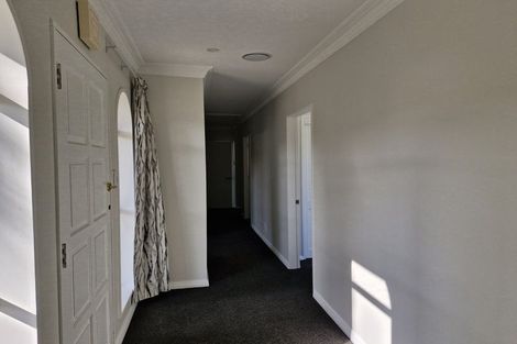 Photo of property in 26 Hawthorn Crescent, Stokes Valley, Lower Hutt, 5019