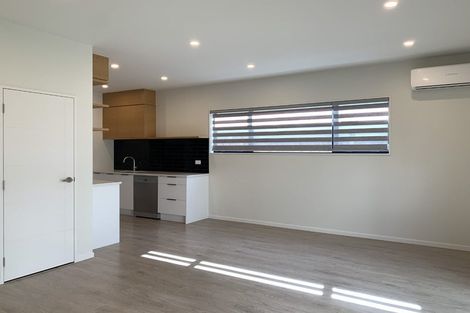 Photo of property in 1/18 Kaimai Avenue, Massey, Auckland, 0614