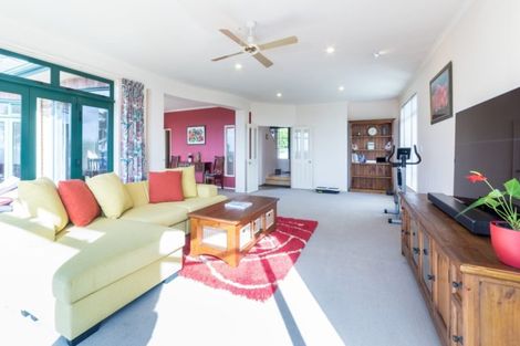 Photo of property in 84 Luckens Road, West Harbour, Auckland, 0618