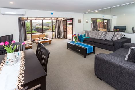 Photo of property in 2/83 Uxbridge Road, Cockle Bay, Auckland, 2014