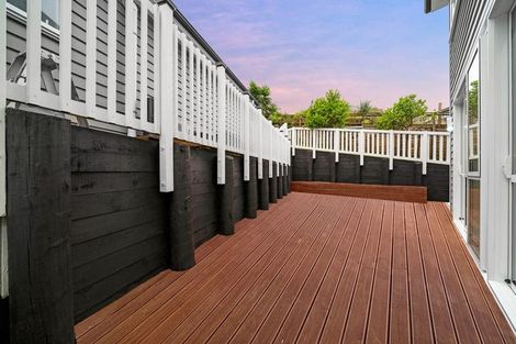 Photo of property in 110 Keri Vista Rise, Papakura, 2110
