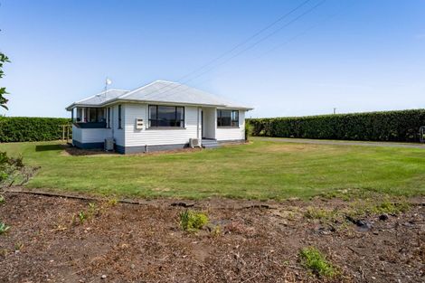 Photo of property in 4923 South Road, Opunake, 4681