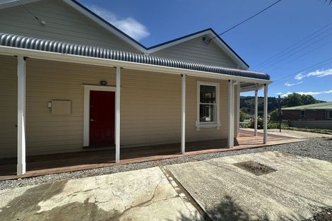 Photo of property in 121 Wellington Street, Picton, 7220
