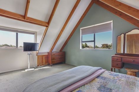 Photo of property in 206 Grimseys Road, Redwood, Christchurch, 8051