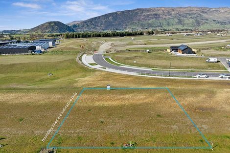 Photo of property in 10 Simpson Crescent, Wanaka, 9305