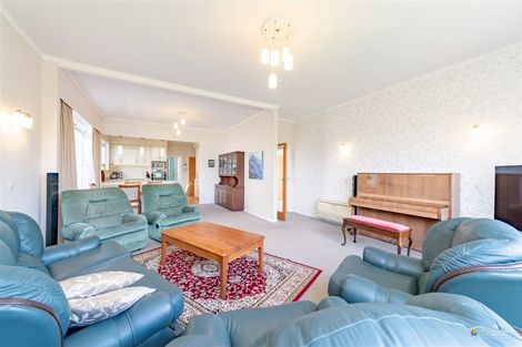 Photo of property in 43 Wai-iti Crescent, Woburn, Lower Hutt, 5010