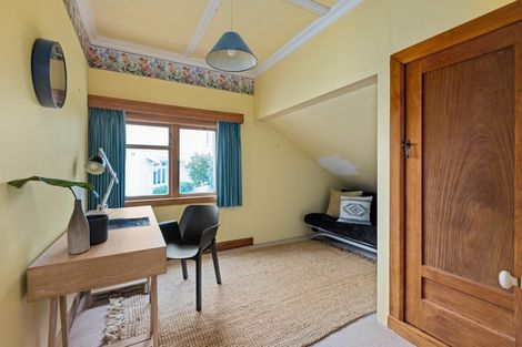 Photo of property in 18 Cobden Road, Bluff Hill, Napier, 4110