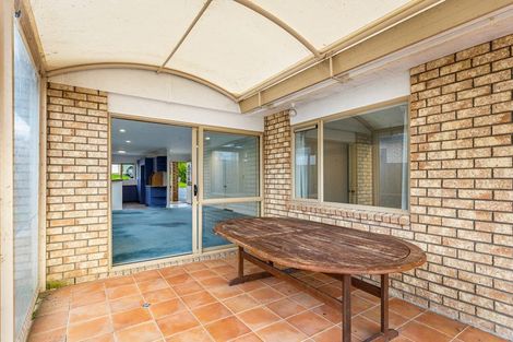 Photo of property in 4 Parkridge Way, Henderson, Auckland, 0612