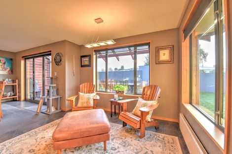 Photo of property in 6 Robina Place, Gore, 9710