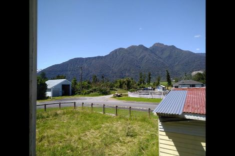 Photo of property in 2 Murray Street, Whataroa, 7886