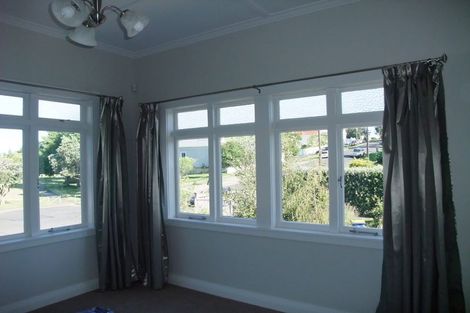 Photo of property in 2/52 Richmond Avenue, Northcote Point, Auckland, 0627